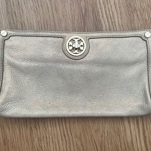 Tory Burch Gold Metallic Genuine Leather Softshell Twist Lock Clutch Handbag